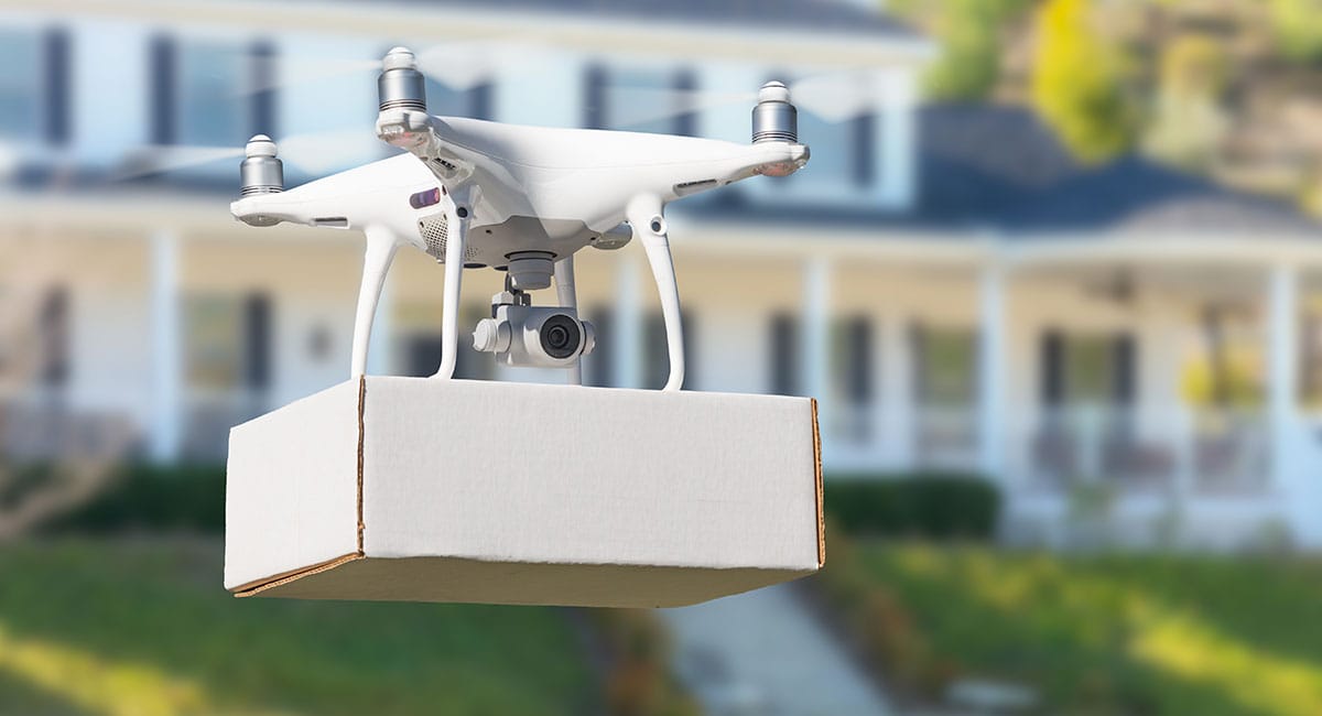 Drone fazendo delivery
